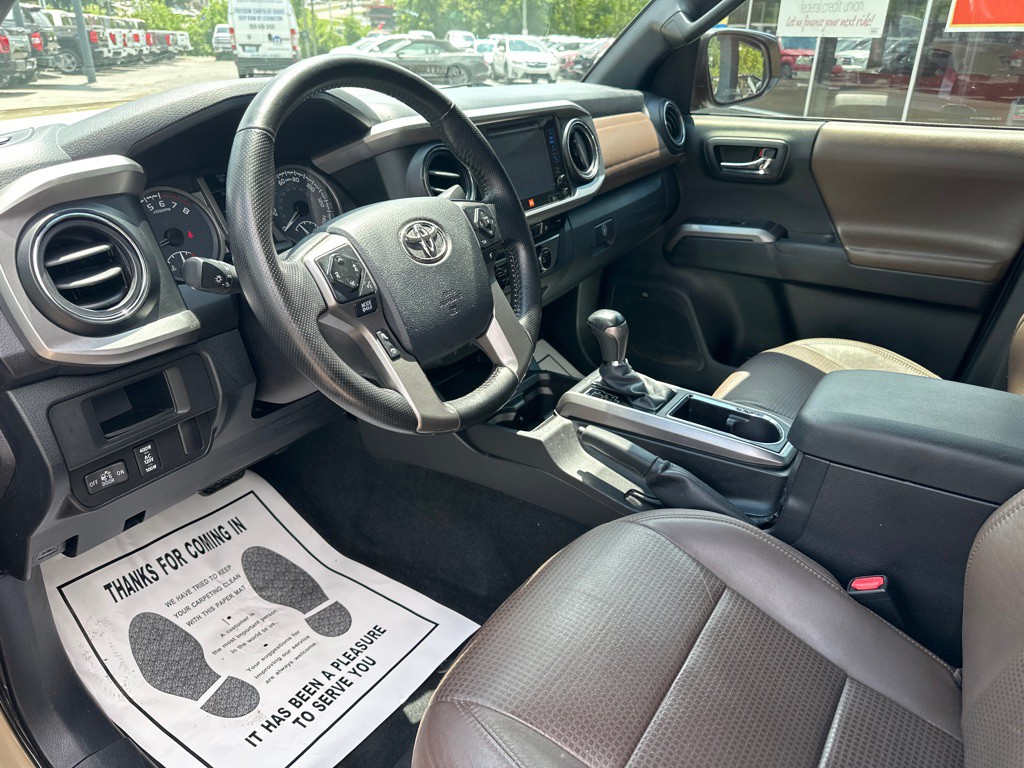 2016 Toyota Tacoma Image 13