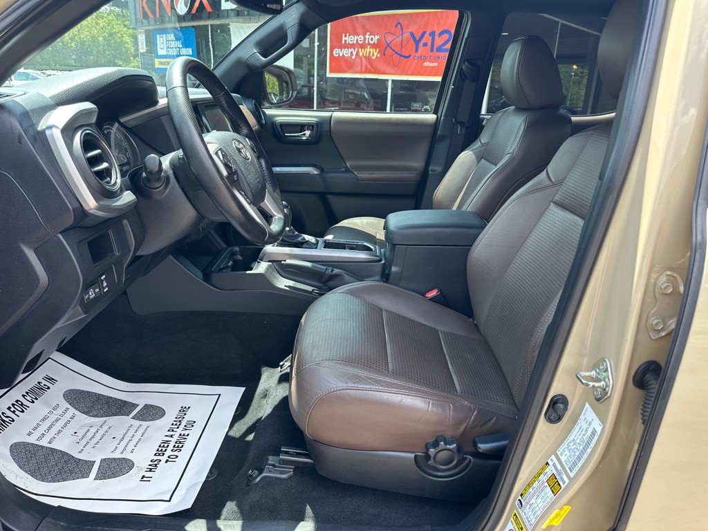 2016 Toyota Tacoma Image 19