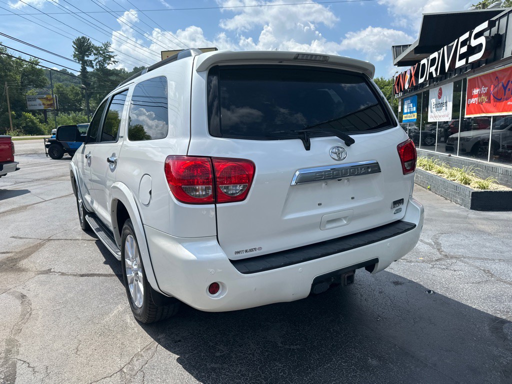 2016 Toyota Sequoia Image 2