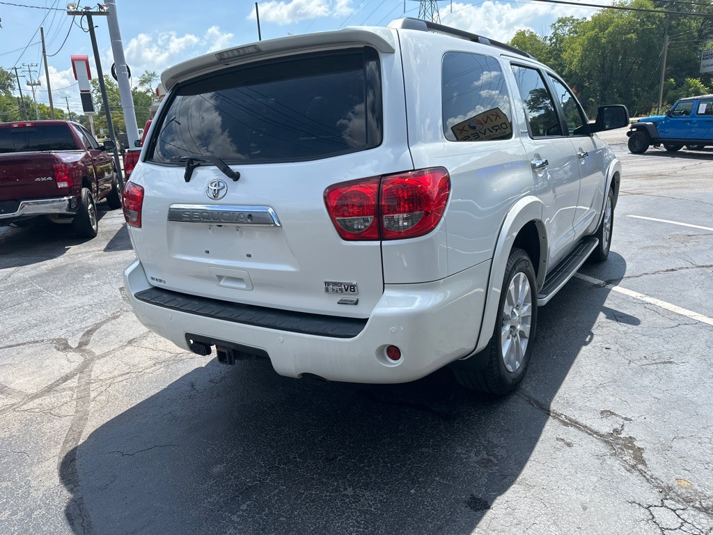 2016 Toyota Sequoia Image 3