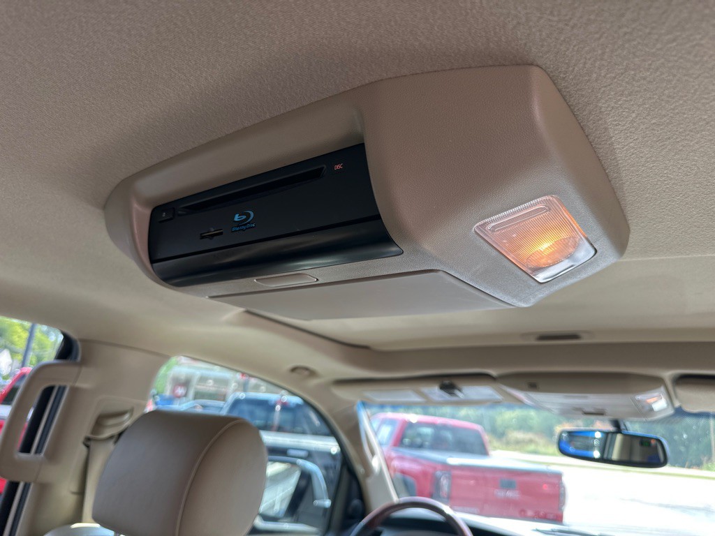 2016 Toyota Sequoia Image 13