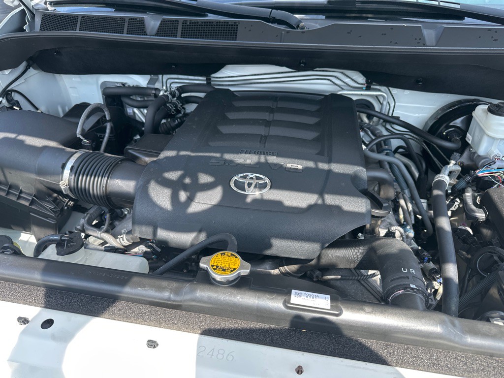 2016 Toyota Sequoia Image 25