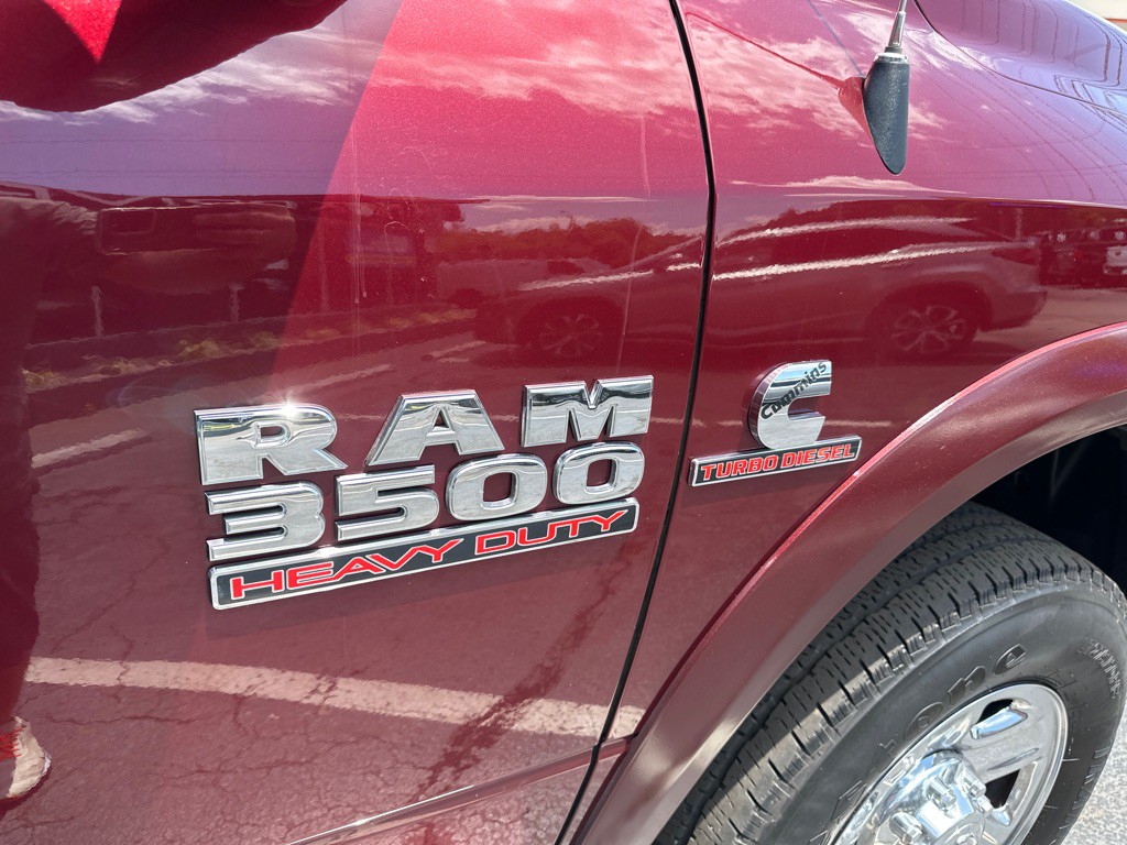 2017 RAM 3500 Image 9