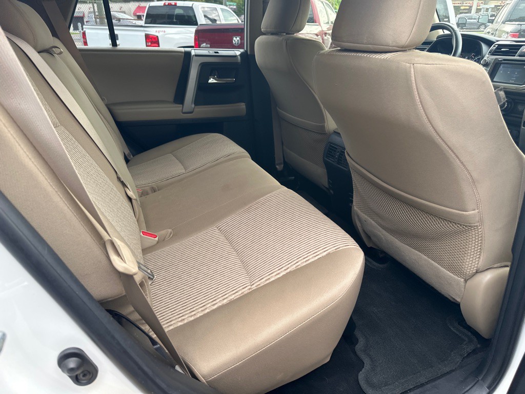 2016 Toyota 4Runner Image 9