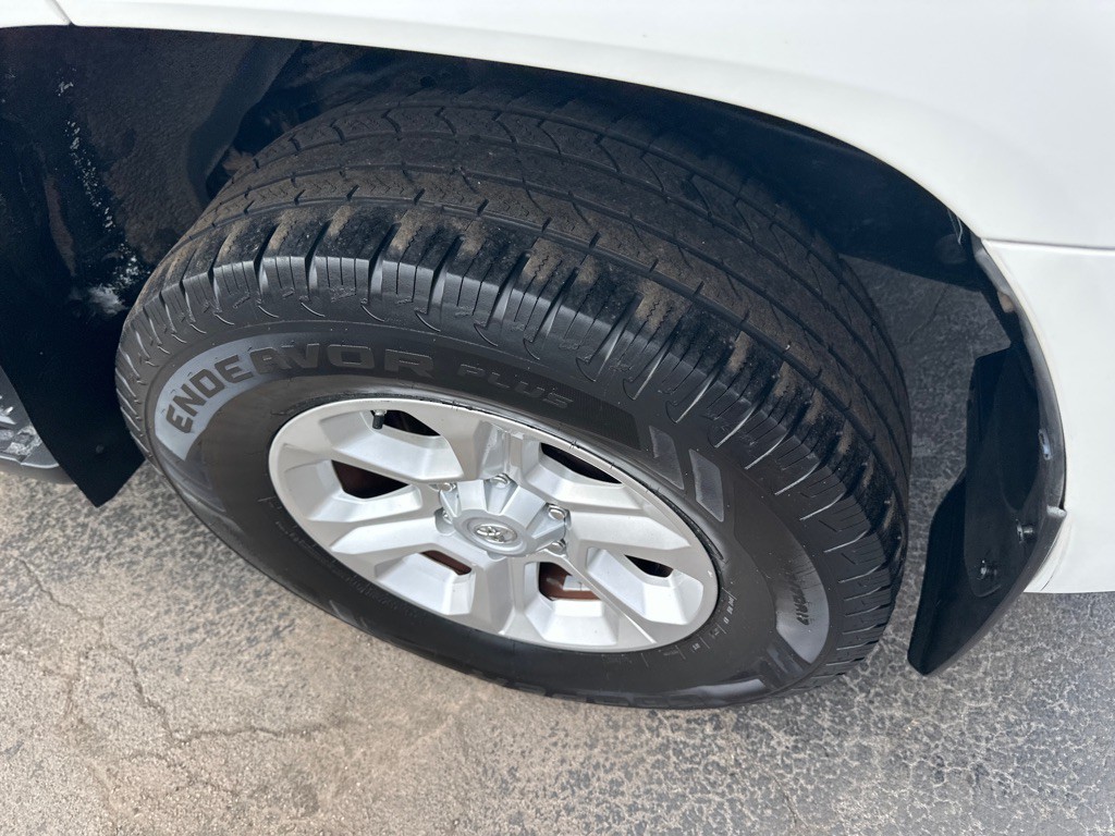 2016 Toyota 4Runner Image 11