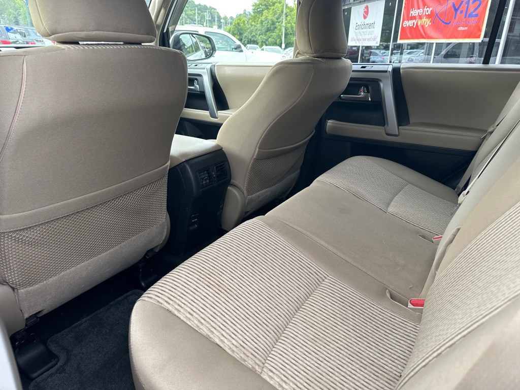 2016 Toyota 4Runner Image 12