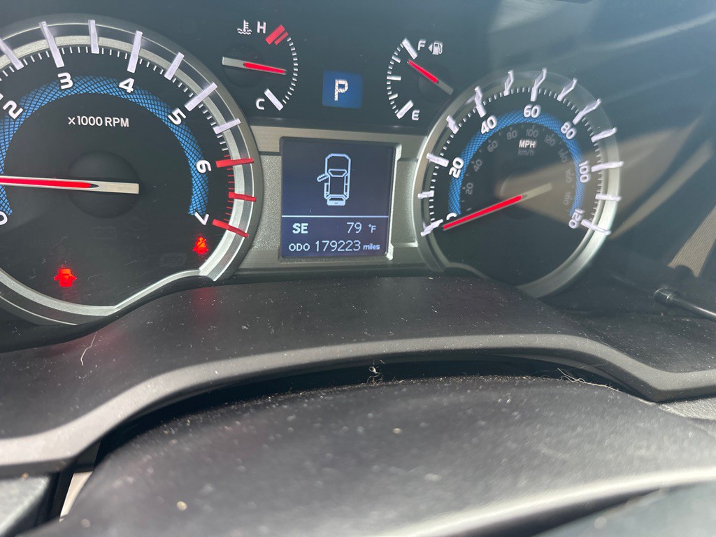 2016 Toyota 4Runner Image 13