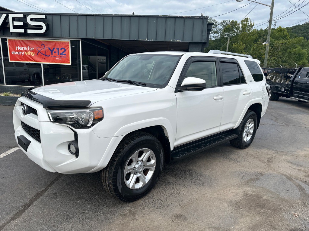 2016 Toyota 4Runner Image 2
