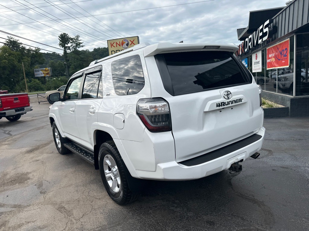 2016 Toyota 4Runner Image 3