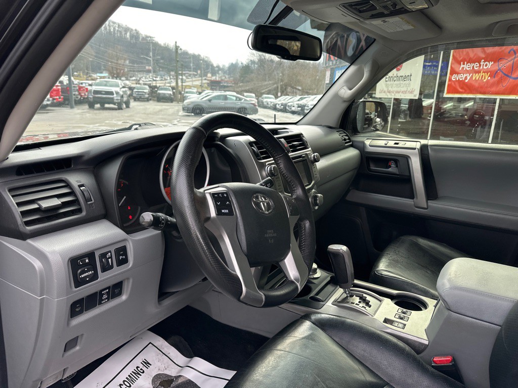 2013 Toyota 4Runner Image 12