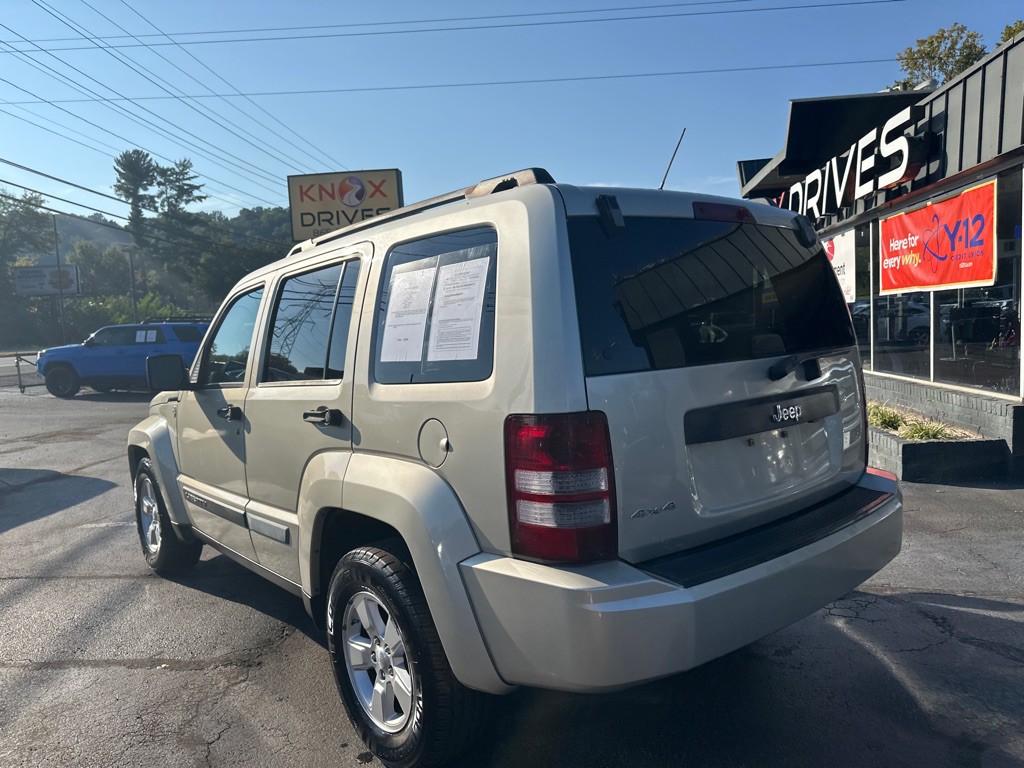2009 Jeep Liberty Image 2