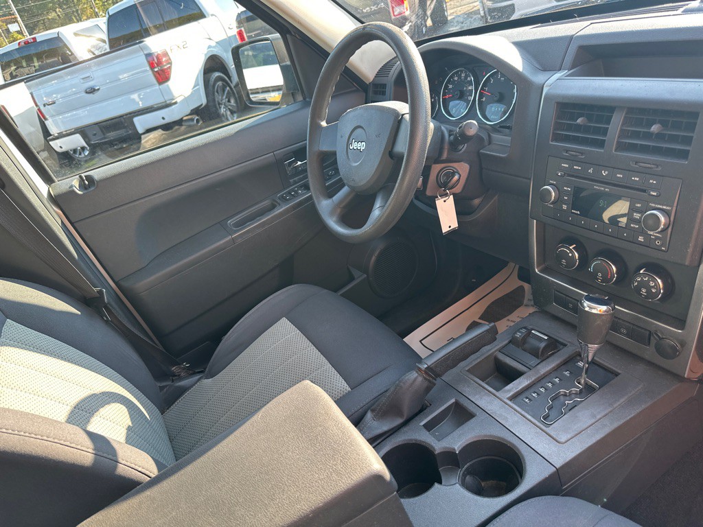 2009 Jeep Liberty Image 9