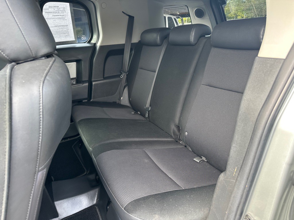 2010 Toyota FJ Cruiser Image 8