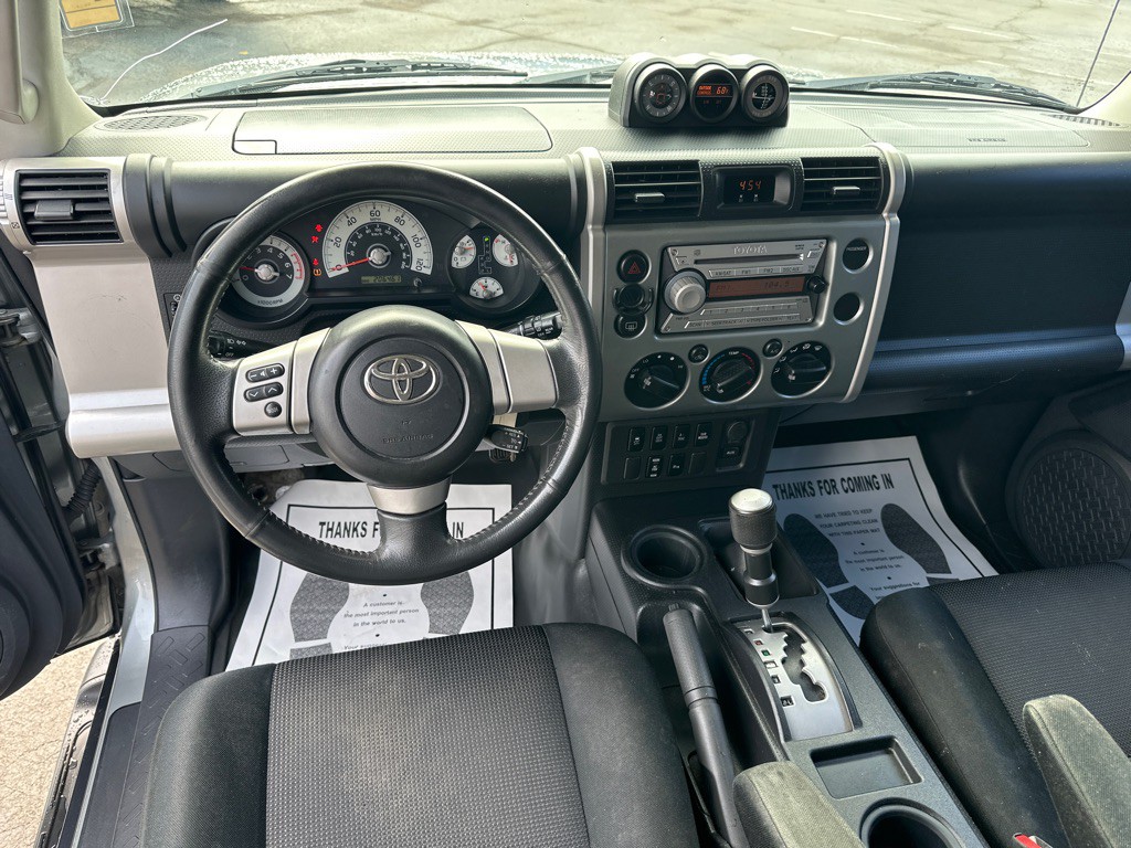 2010 Toyota FJ Cruiser Image 11