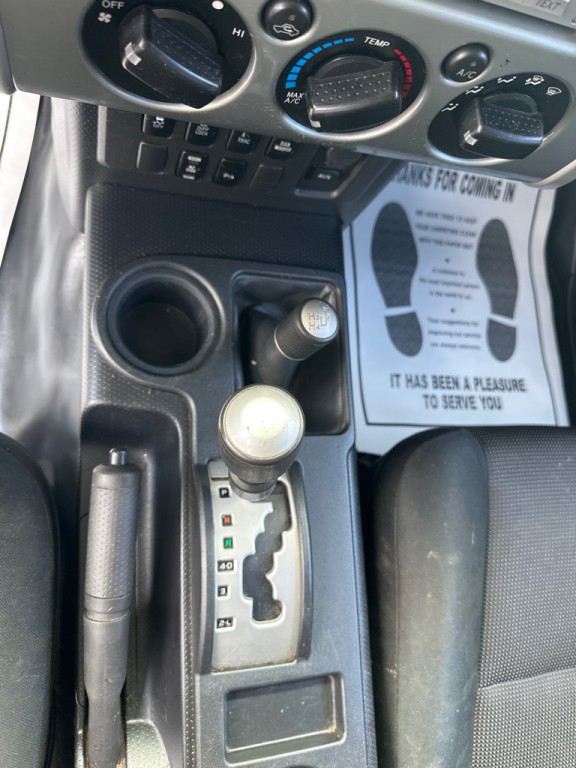 2010 Toyota FJ Cruiser Image 13