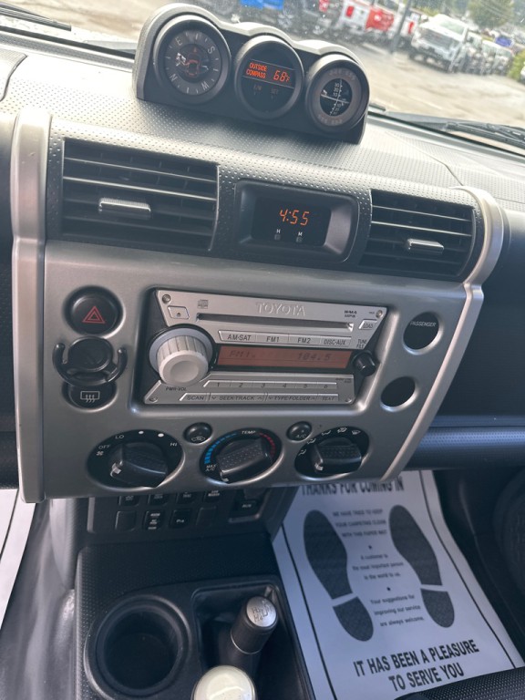 2010 Toyota FJ Cruiser Image 14