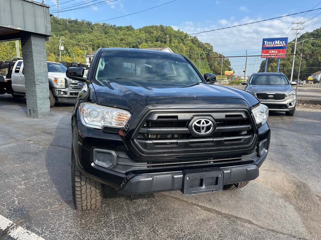 2017 Toyota Tacoma Image 5