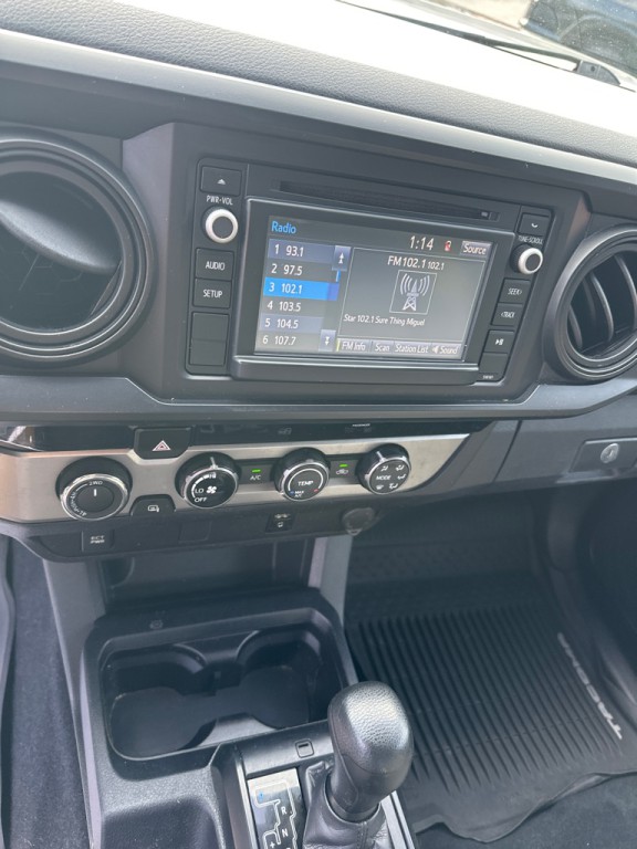 2017 Toyota Tacoma Image 15