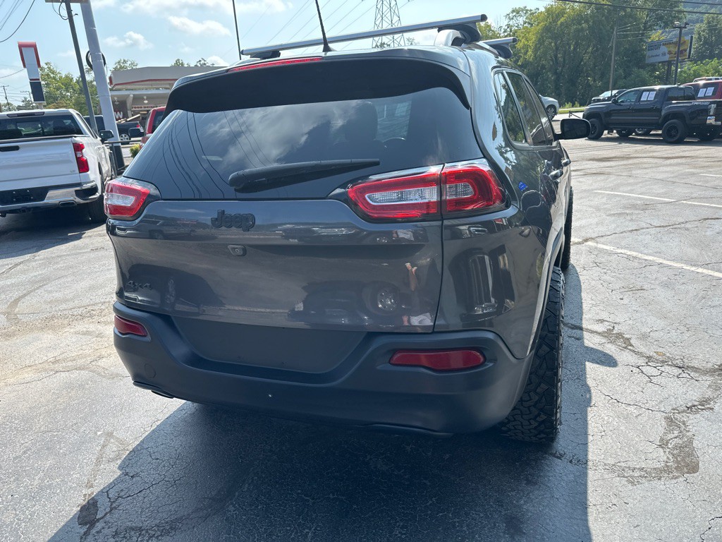 2018 Jeep Cherokee Image 3