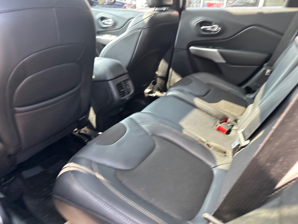 2018 Jeep Cherokee Image 13