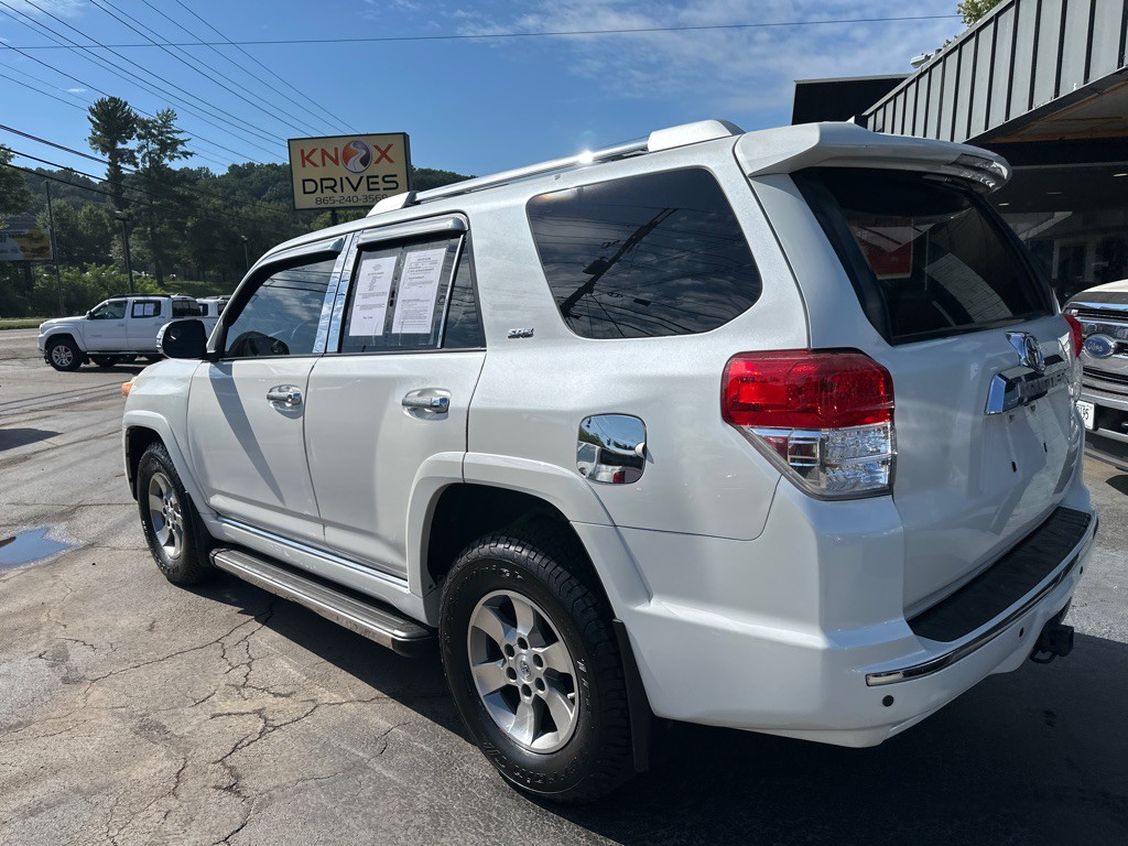 2011 Toyota 4Runner Image 2