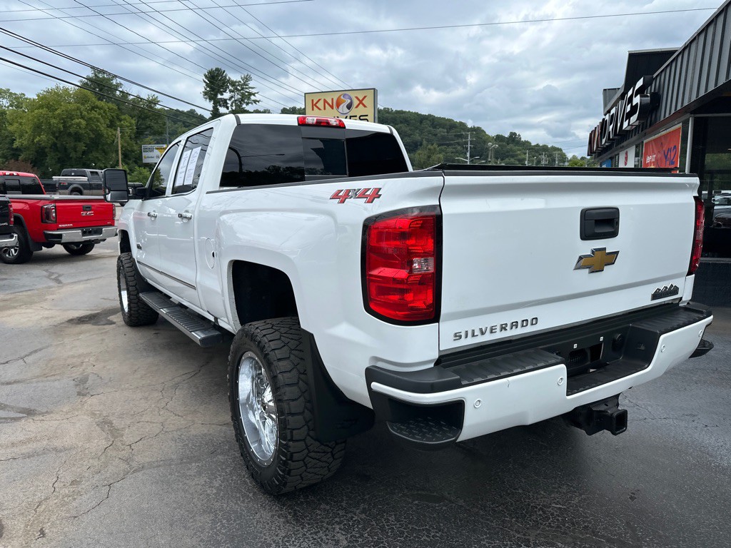 2019 Chevrolet Silverado 1500 Image 2