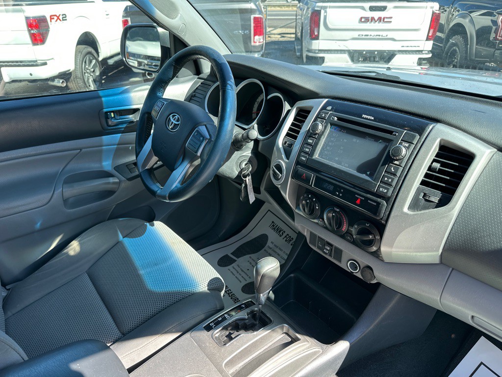 2013 Toyota Tacoma Image 8