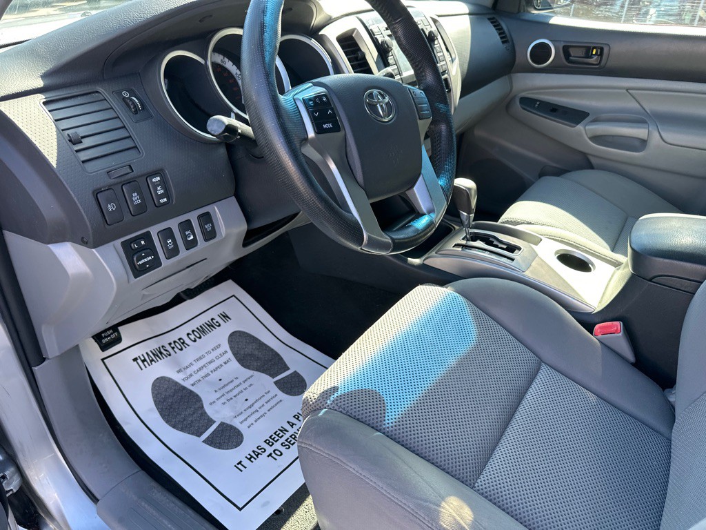 2013 Toyota Tacoma Image 12