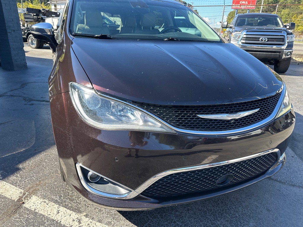 2017 Chrysler Pacifica Image 6