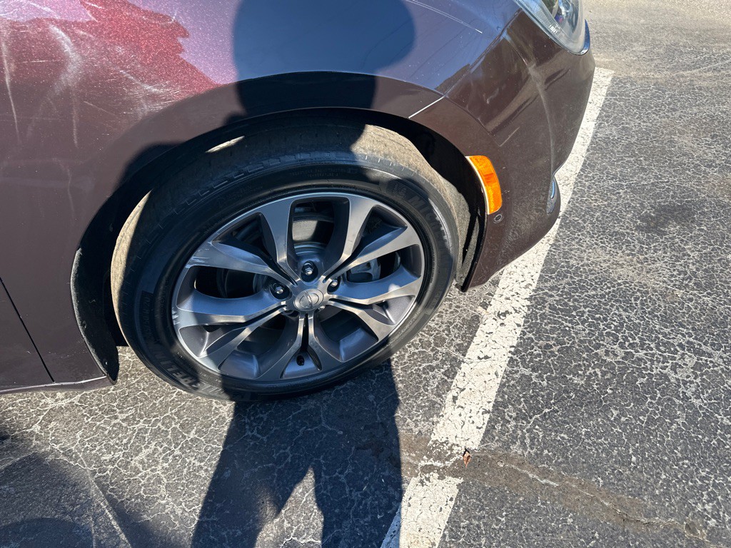 2017 Chrysler Pacifica Image 7