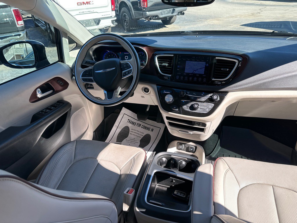 2017 Chrysler Pacifica Image 13