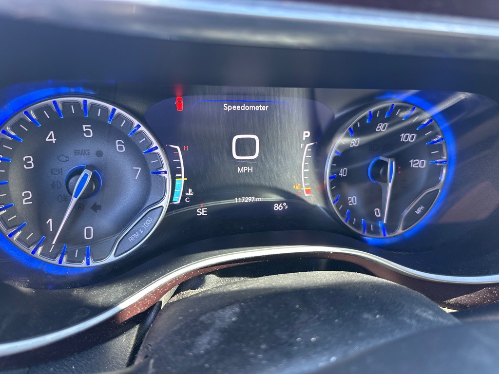 2017 Chrysler Pacifica Image 17