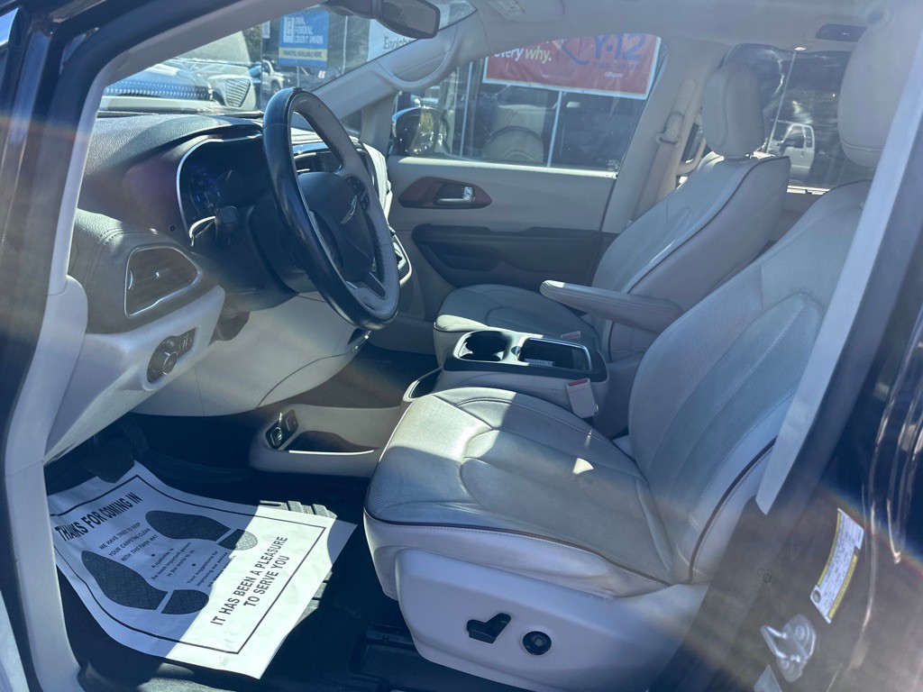 2017 Chrysler Pacifica Image 19