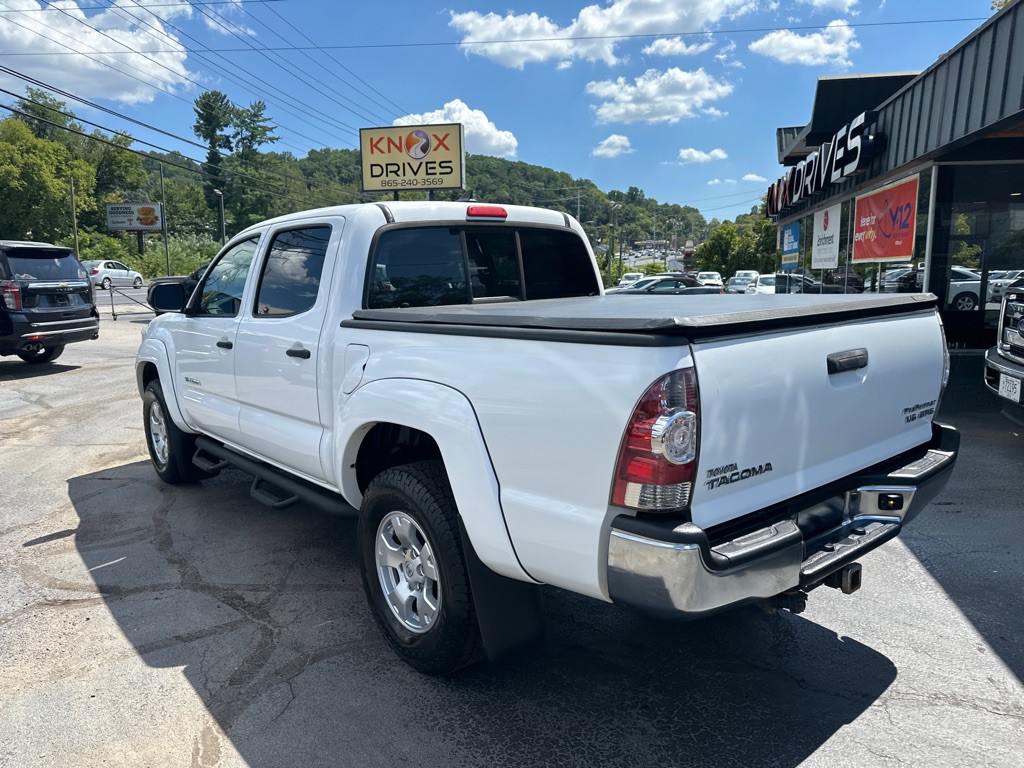 2014 Toyota Tacoma Image 2