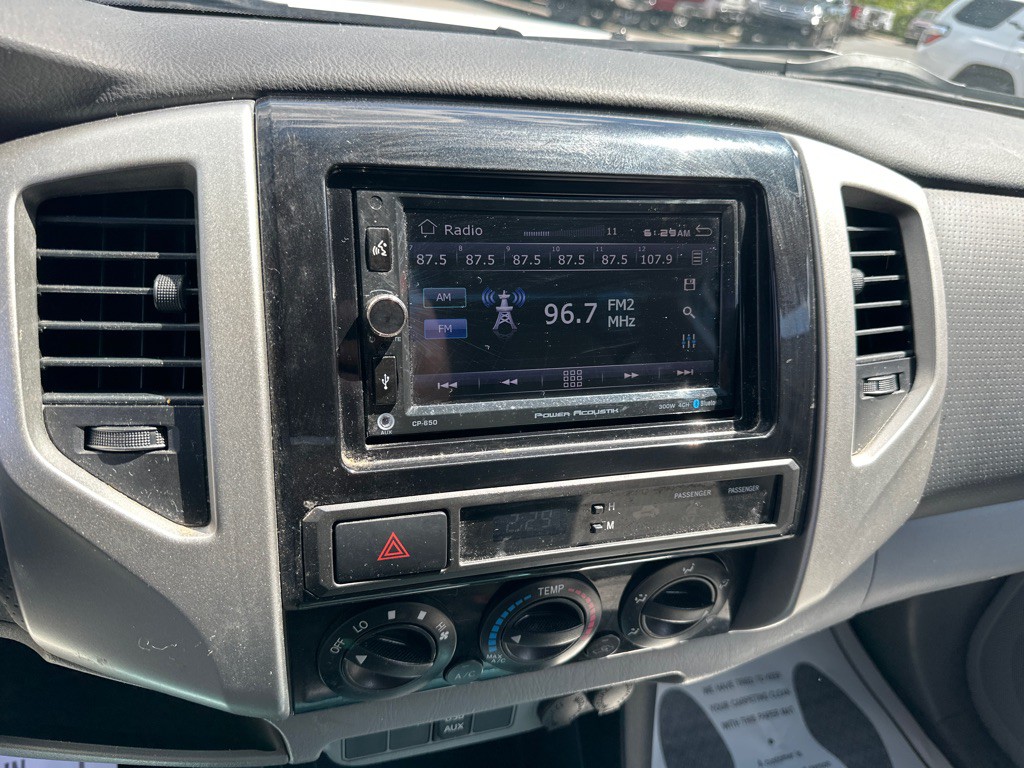 2014 Toyota Tacoma Image 16