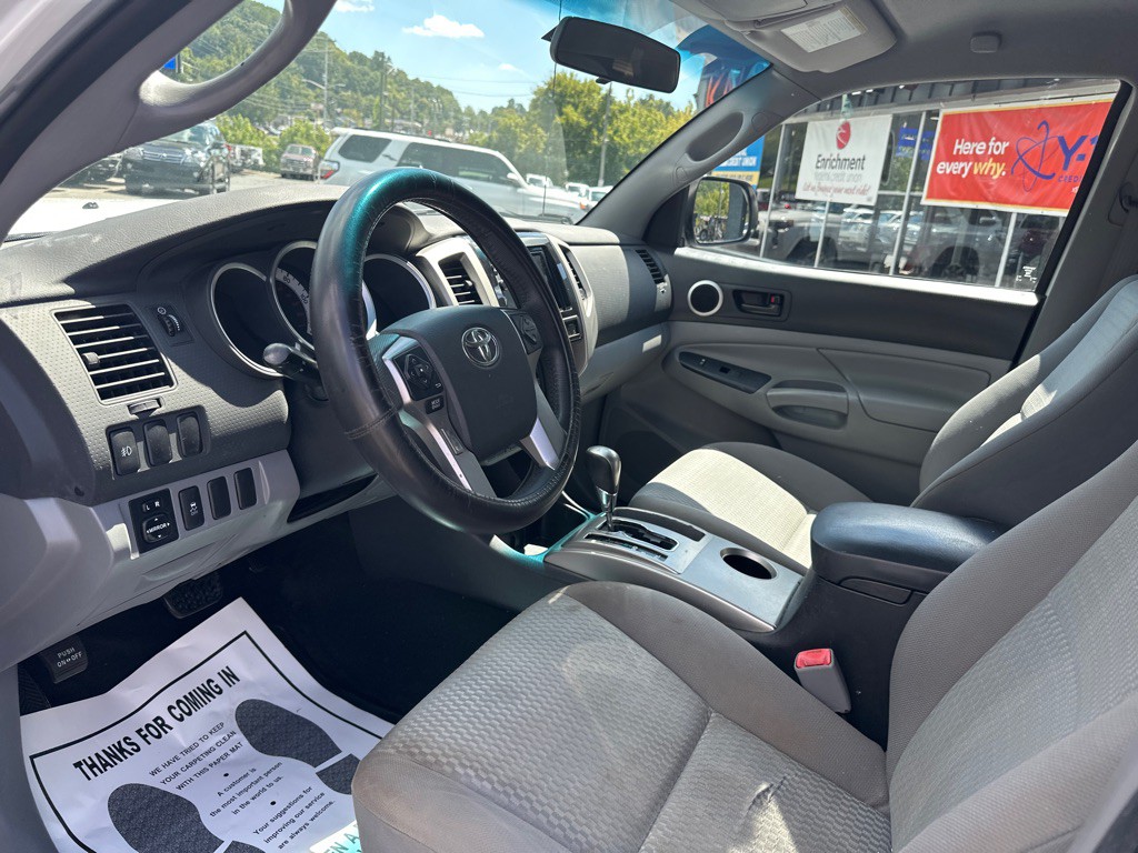 2014 Toyota Tacoma Image 17