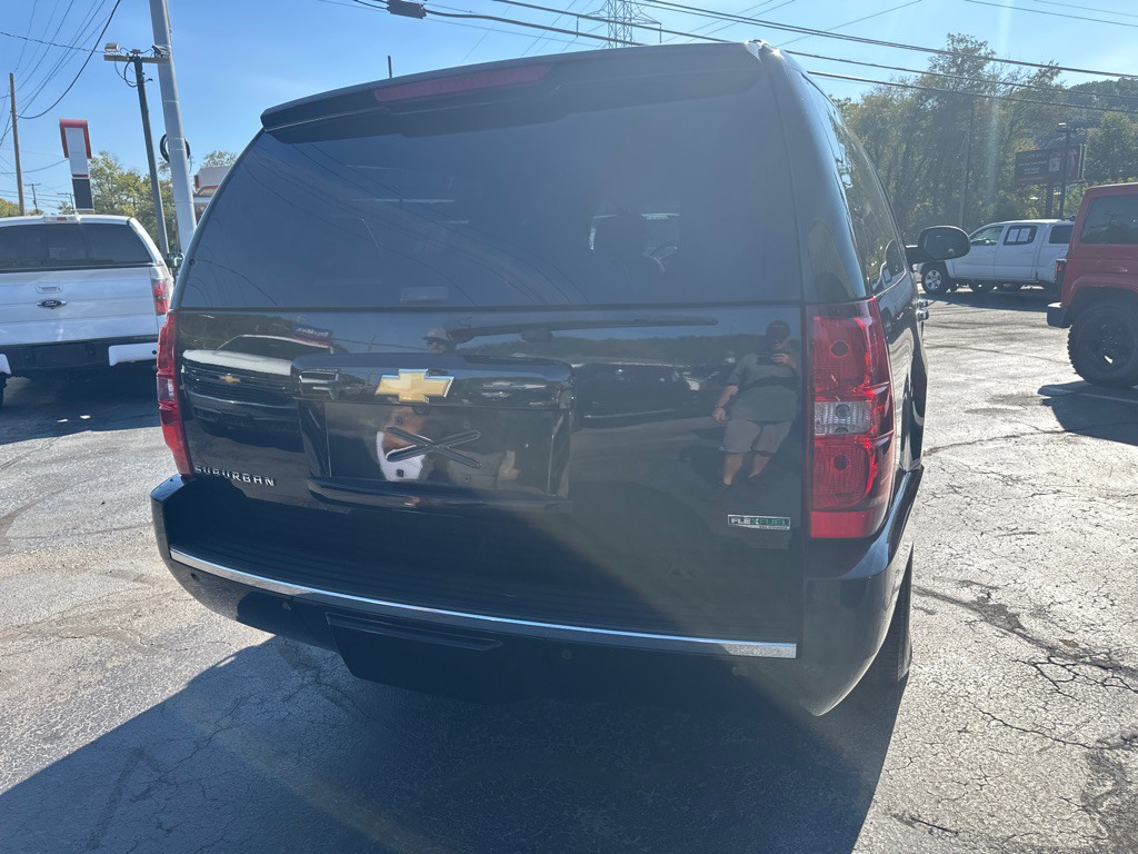 2009 Chevrolet Suburban Image 3