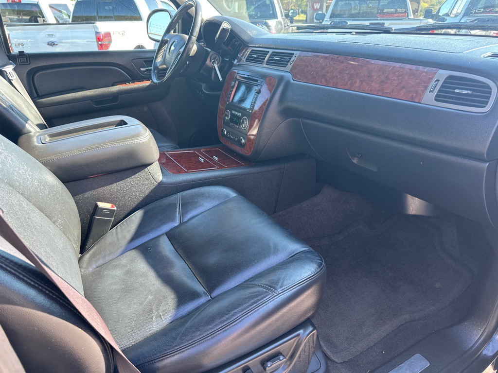 2009 Chevrolet Suburban Image 8