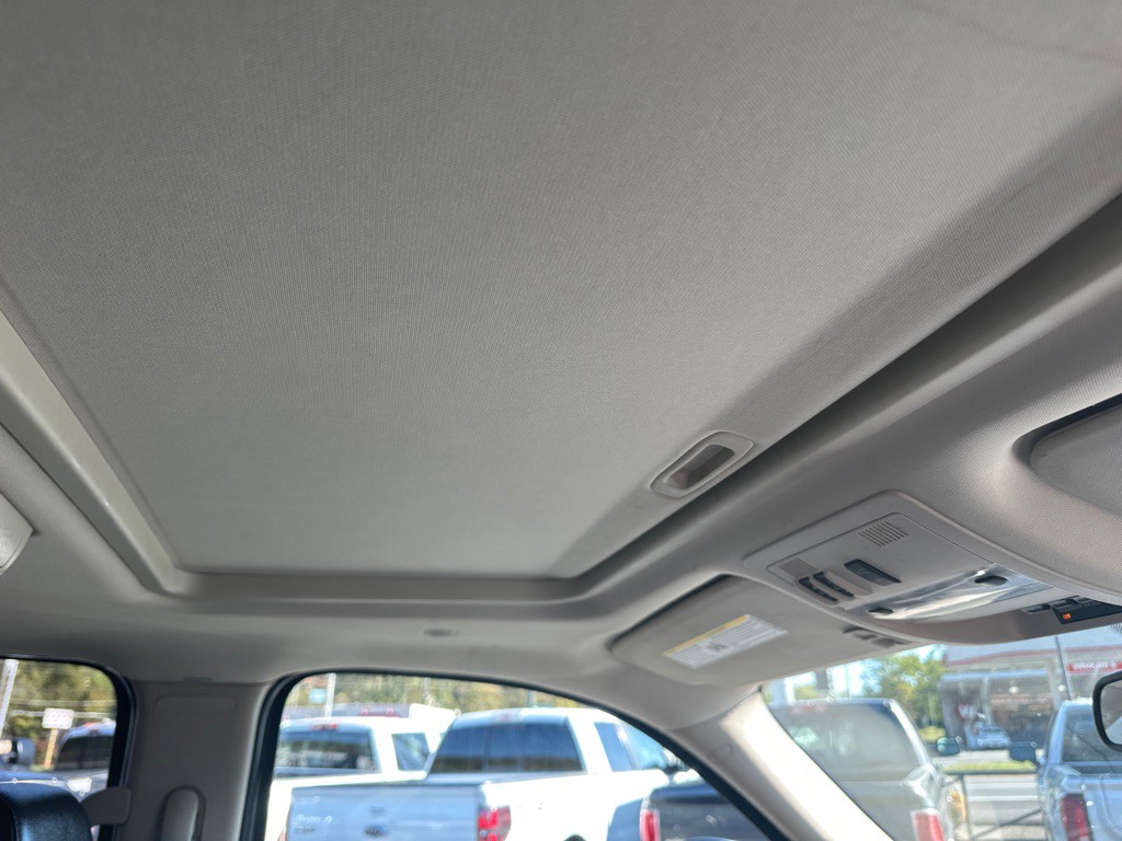 2009 Chevrolet Suburban Image 10