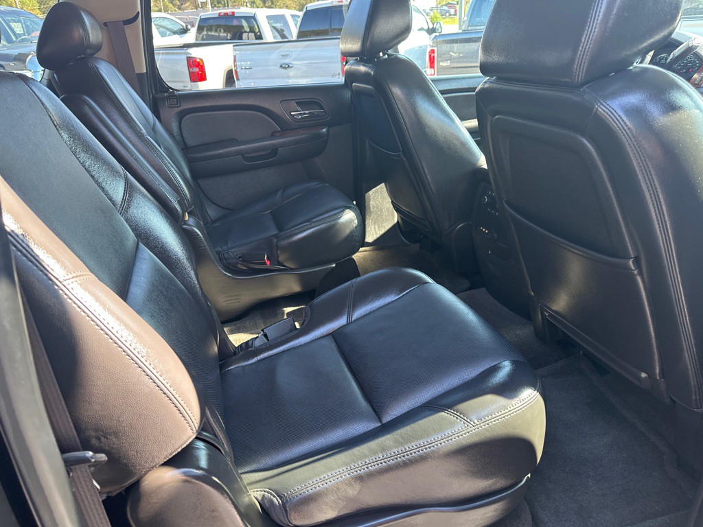 2009 Chevrolet Suburban Image 11