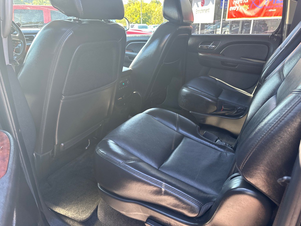 2009 Chevrolet Suburban Image 17