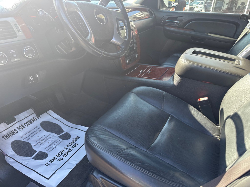 2009 Chevrolet Suburban Image 18