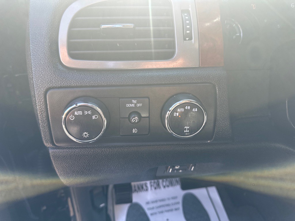 2009 Chevrolet Suburban Image 20