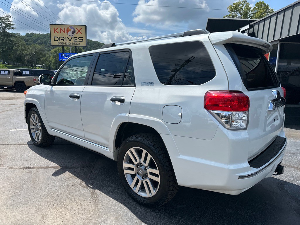 2013 Toyota 4Runner Image 2