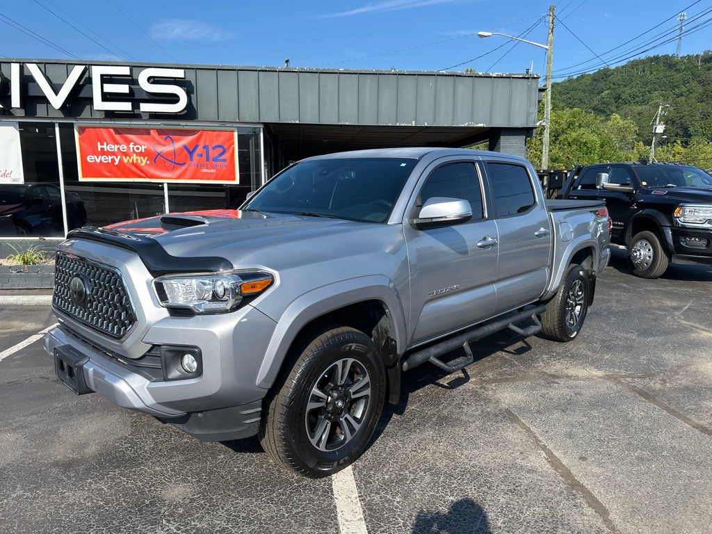 2018 Toyota Tacoma Image 1