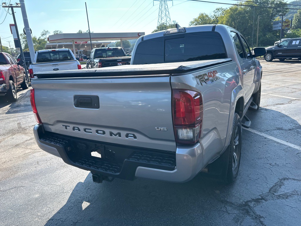 2018 Toyota Tacoma Image 3