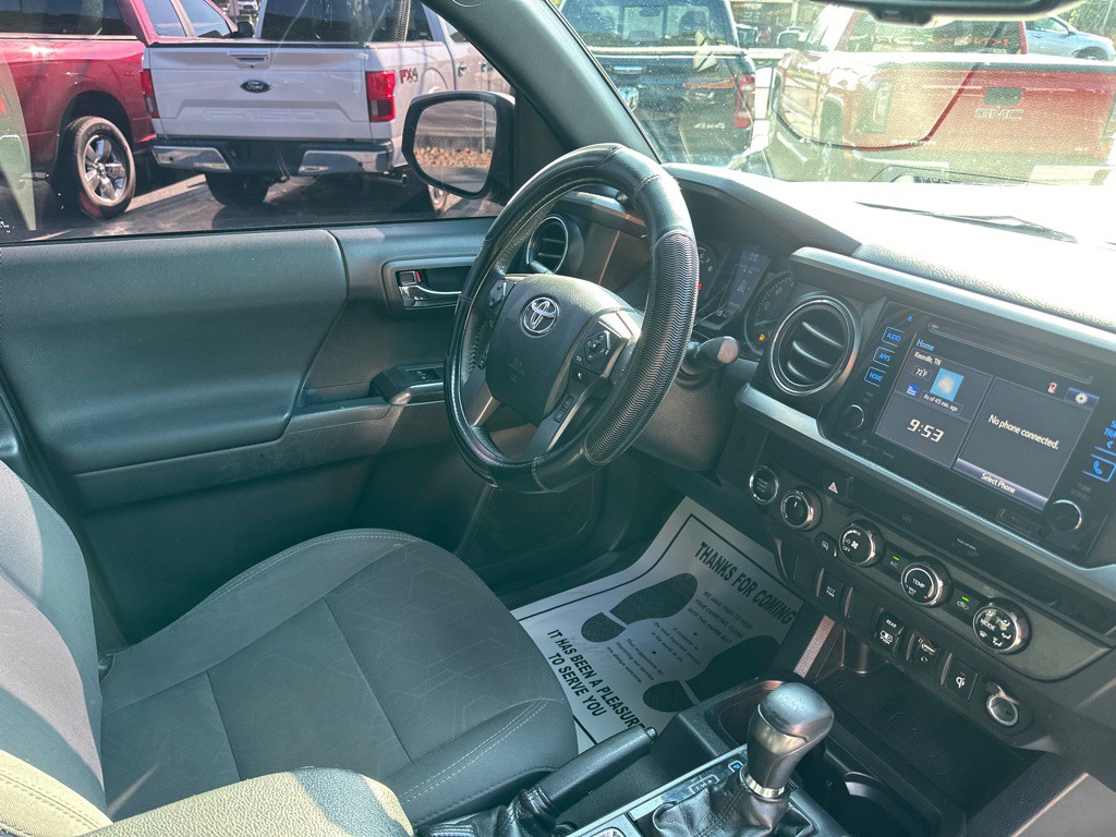 2018 Toyota Tacoma Image 8