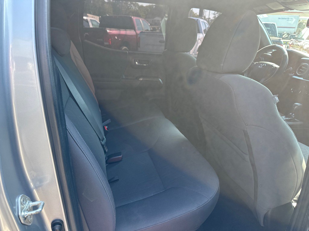 2018 Toyota Tacoma Image 10