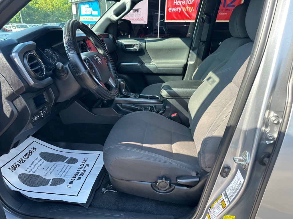 2018 Toyota Tacoma Image 19