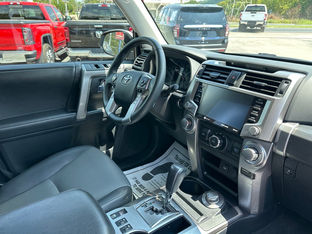 2020 Toyota 4Runner Image 8